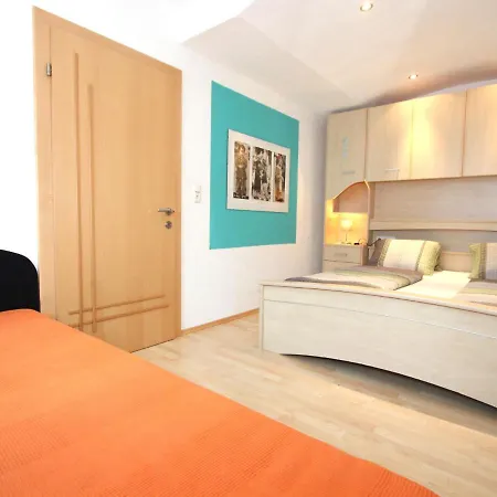 Modern In With Terrace *